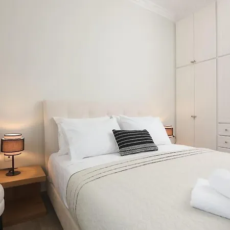 Emerald Escape, Sinarades Apartamento